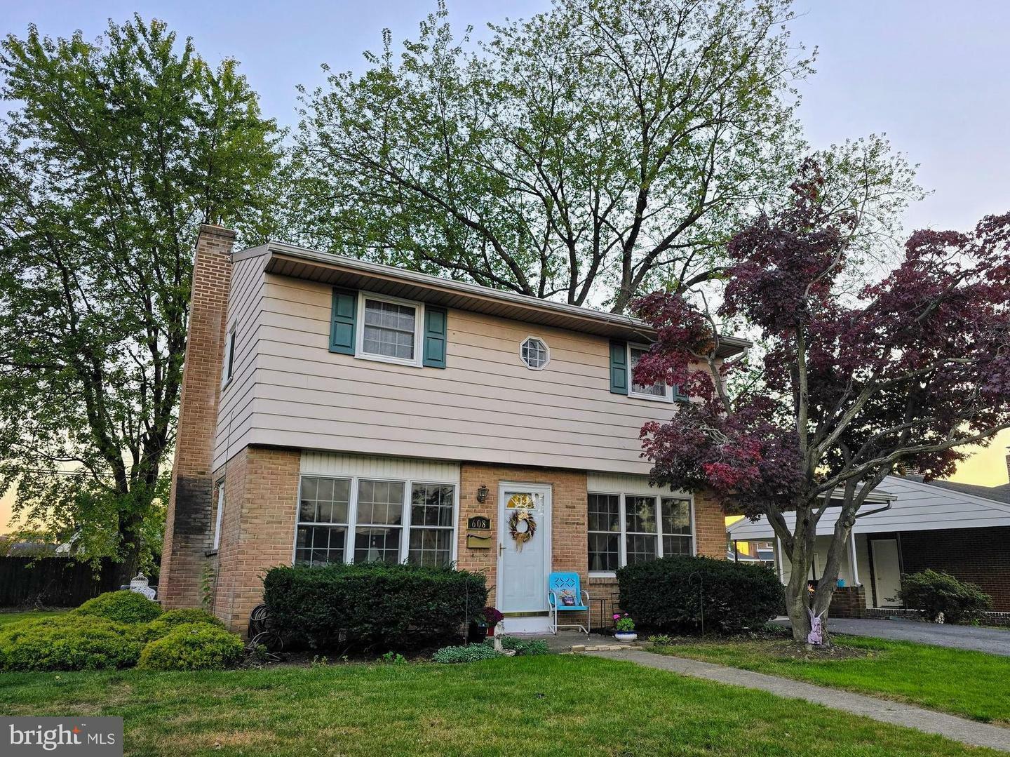 Property Photo:  608 Robert Street  PA 17055 