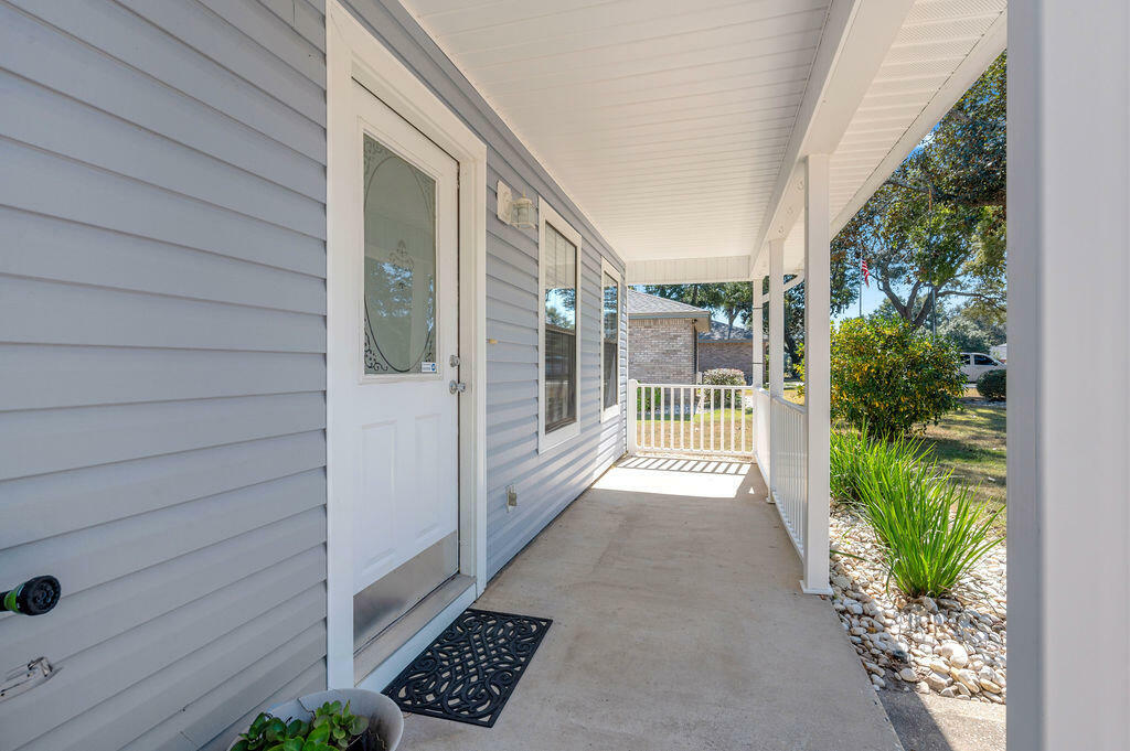 Property Photo:  410 Evans Road  FL 32578 