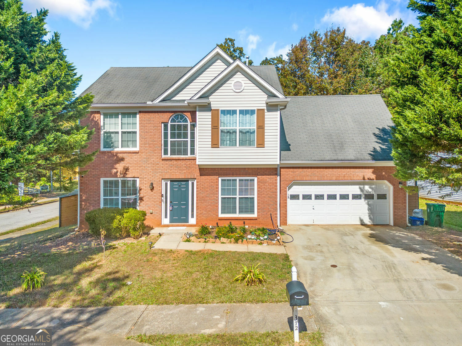 Property Photo: 2372 Miller Oaks Circle GA 30035