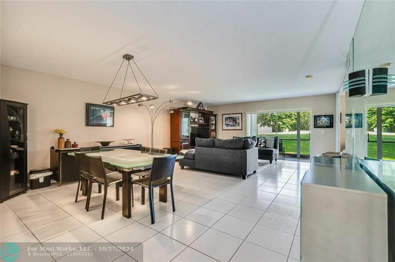 Property Photo:  250 S Hollybrook Ter 101  FL 33025 