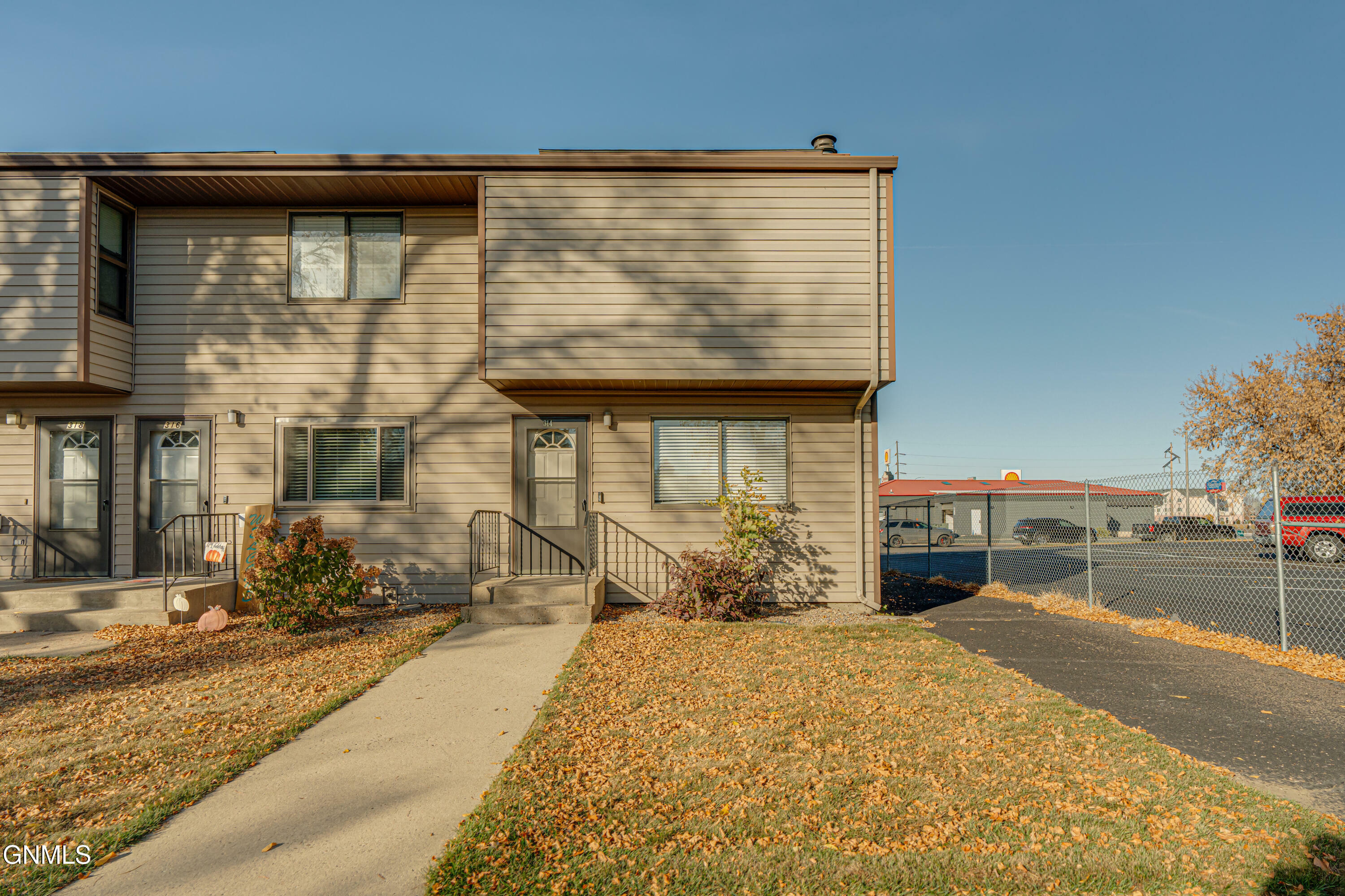 Property Photo:  314 Willow Lane  ND 58504 