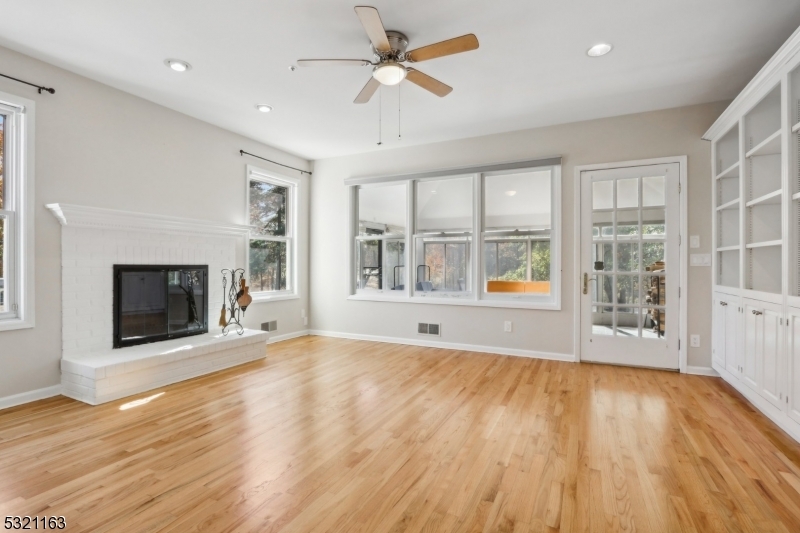 Property Photo:  4 Langfeldt Ct  NJ 08823 