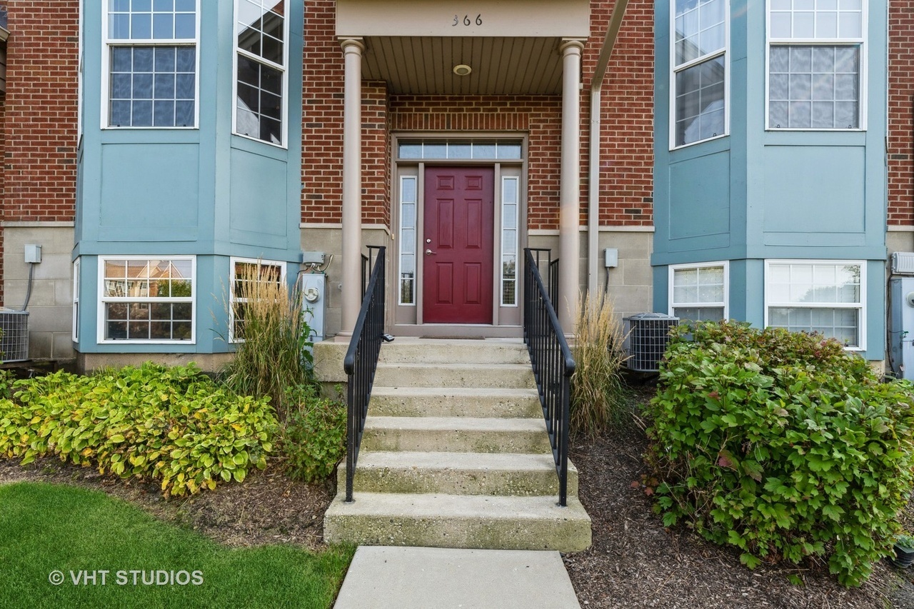 Property Photo:  366 Station Park Circle  IL 60030 