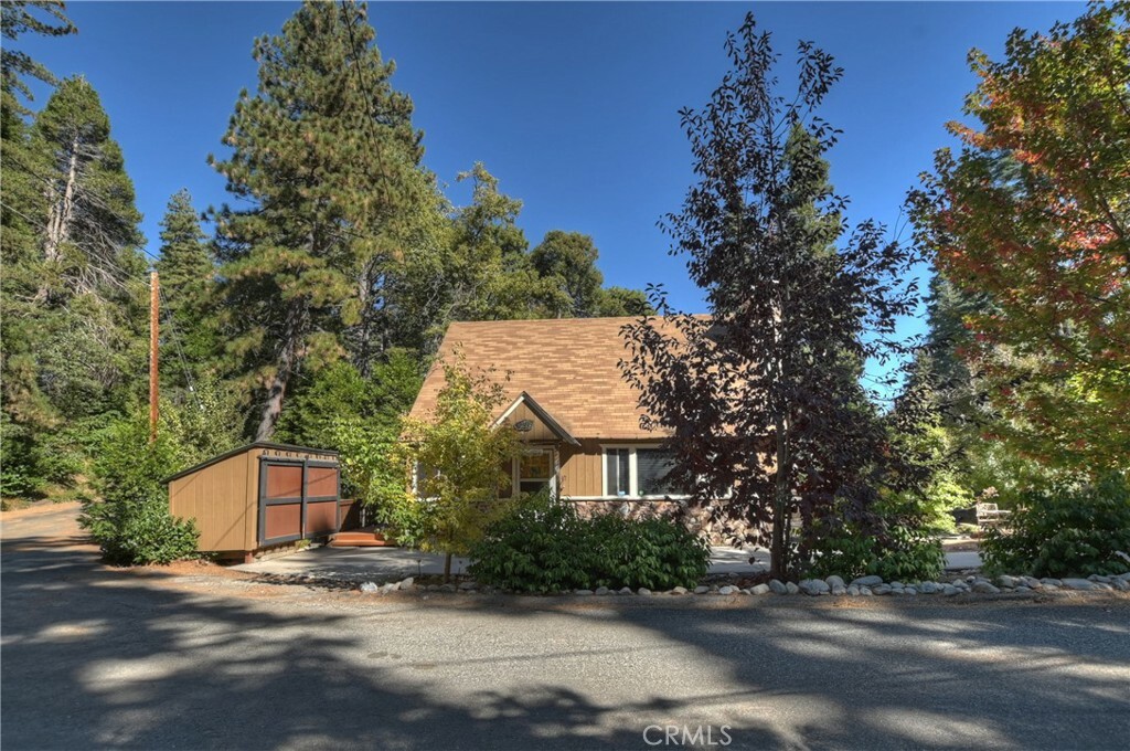 Property Photo:  863 Oak Road  CA 92386 