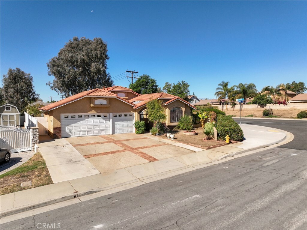 Property Photo:  13005 Felisa Street  CA 92553 