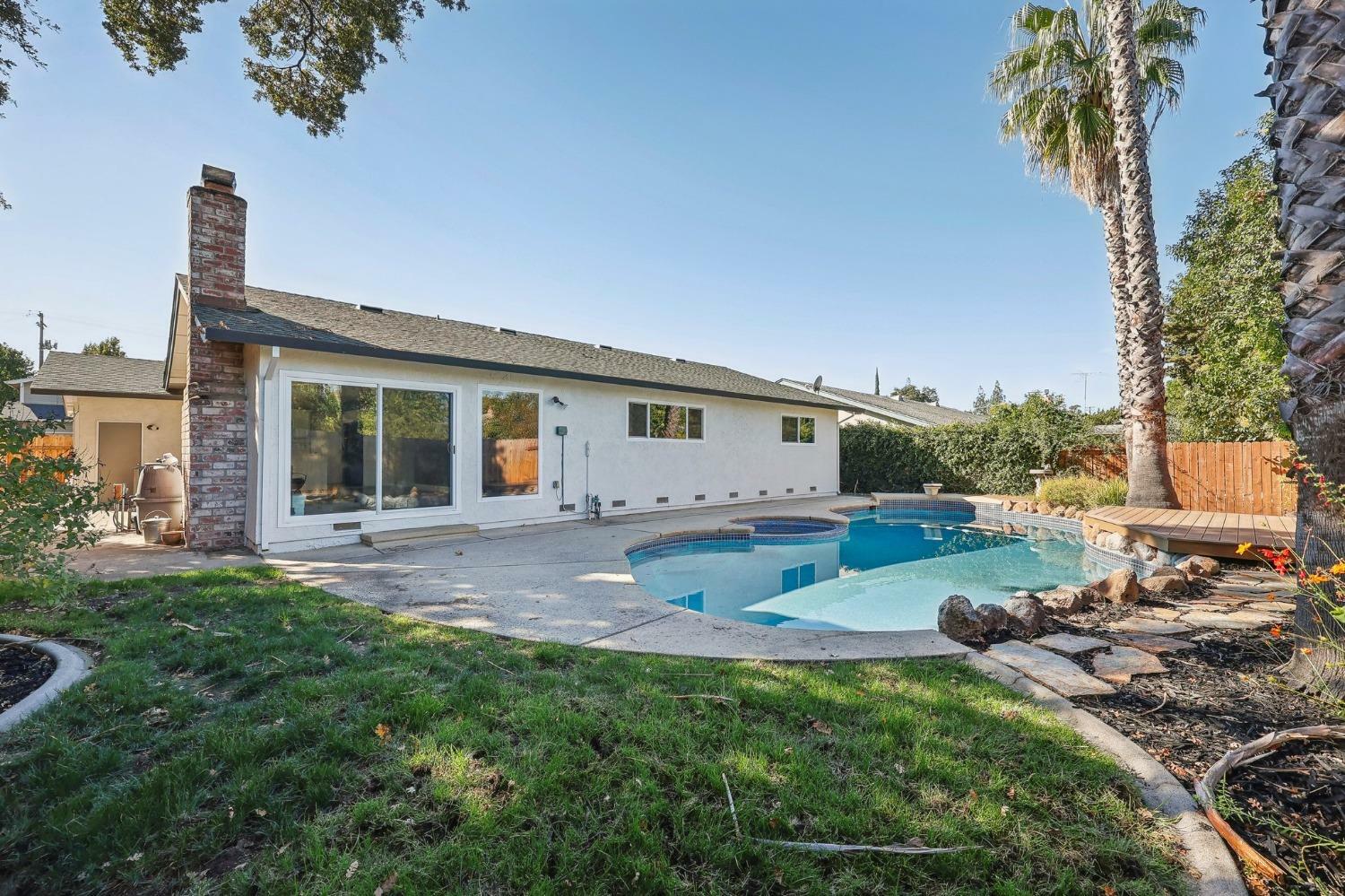 Property Photo:  1607 Oakview Drive  CA 95661 