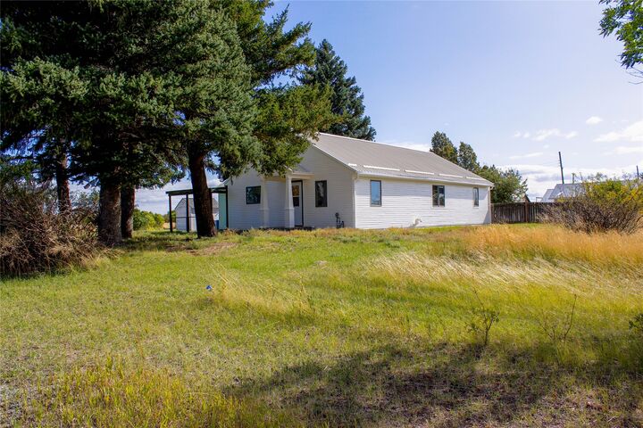 4 bed Great Falls home for sale 344 Tri Hill Frontage Road, Great Falls, MT 59404