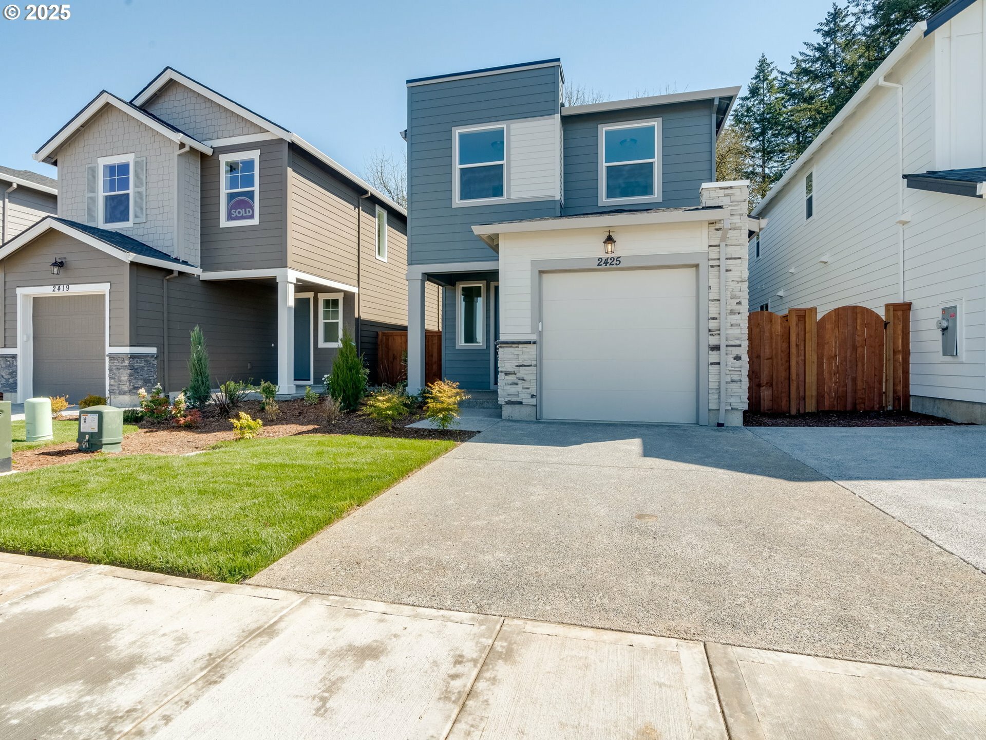 Property Photo: 2425 SW 5th Pl WA 98604