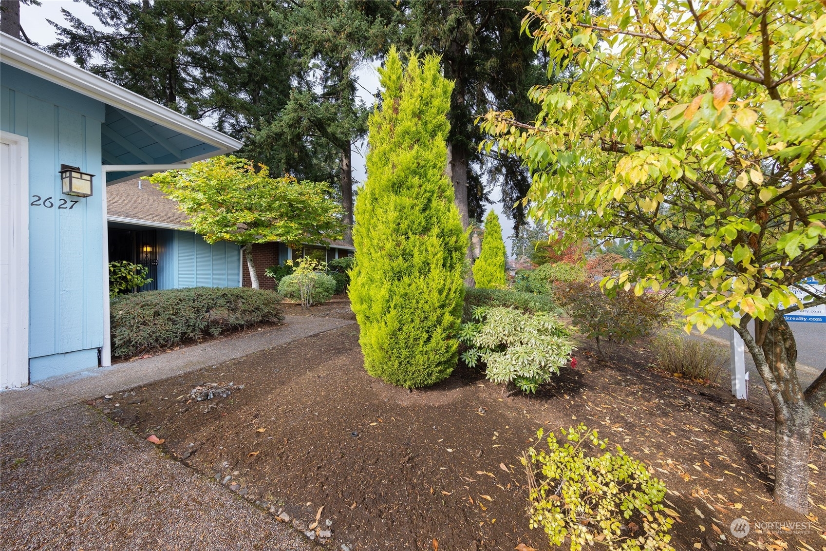 Property Photo:  2627 168th Avenue NE  WA 98008 