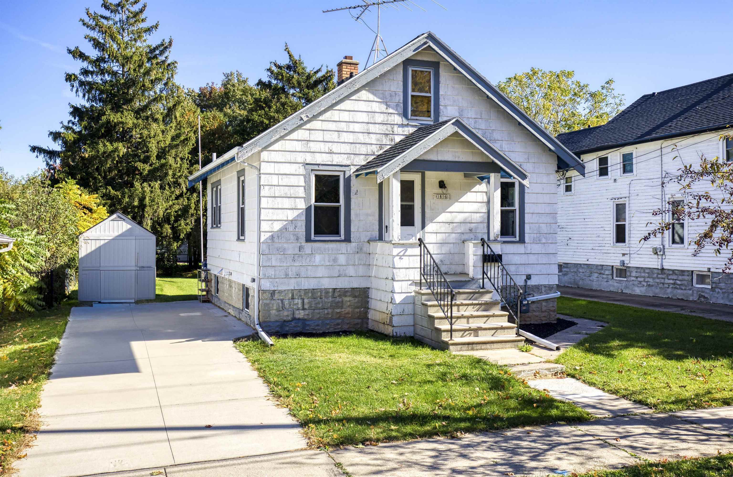 Property Photo:  1816 Minnesota Street  WI 54902-6841 