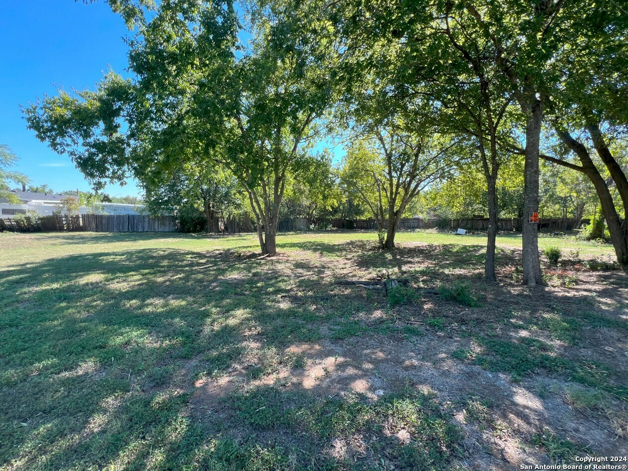 Property Photo: 00 Madison St TX 78621