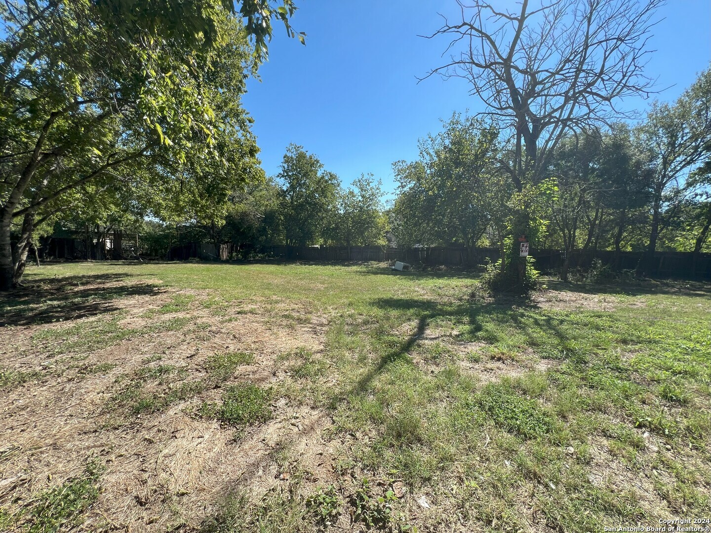 Property Photo:  507 Madison St  TX 78621 