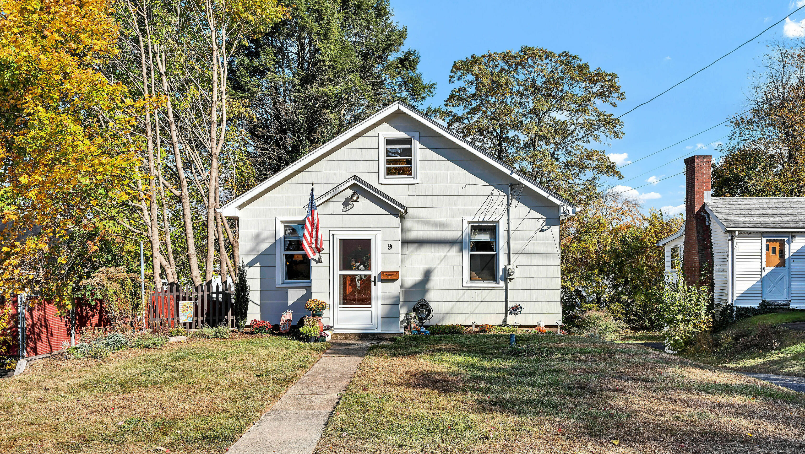 Property Photo:  9 Overlook Avenue  CT 06010 