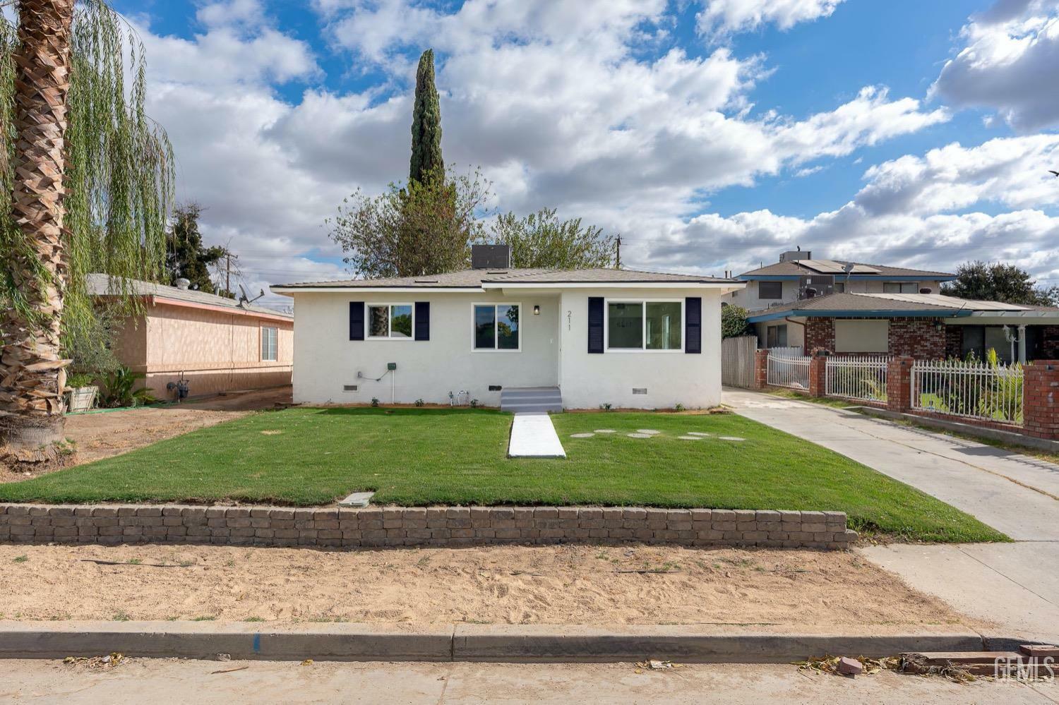 Property Photo:  211 S Milham Drive  CA 93307 