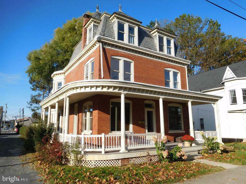 Property Photo:  40 N Hazel Street  PA 17545 