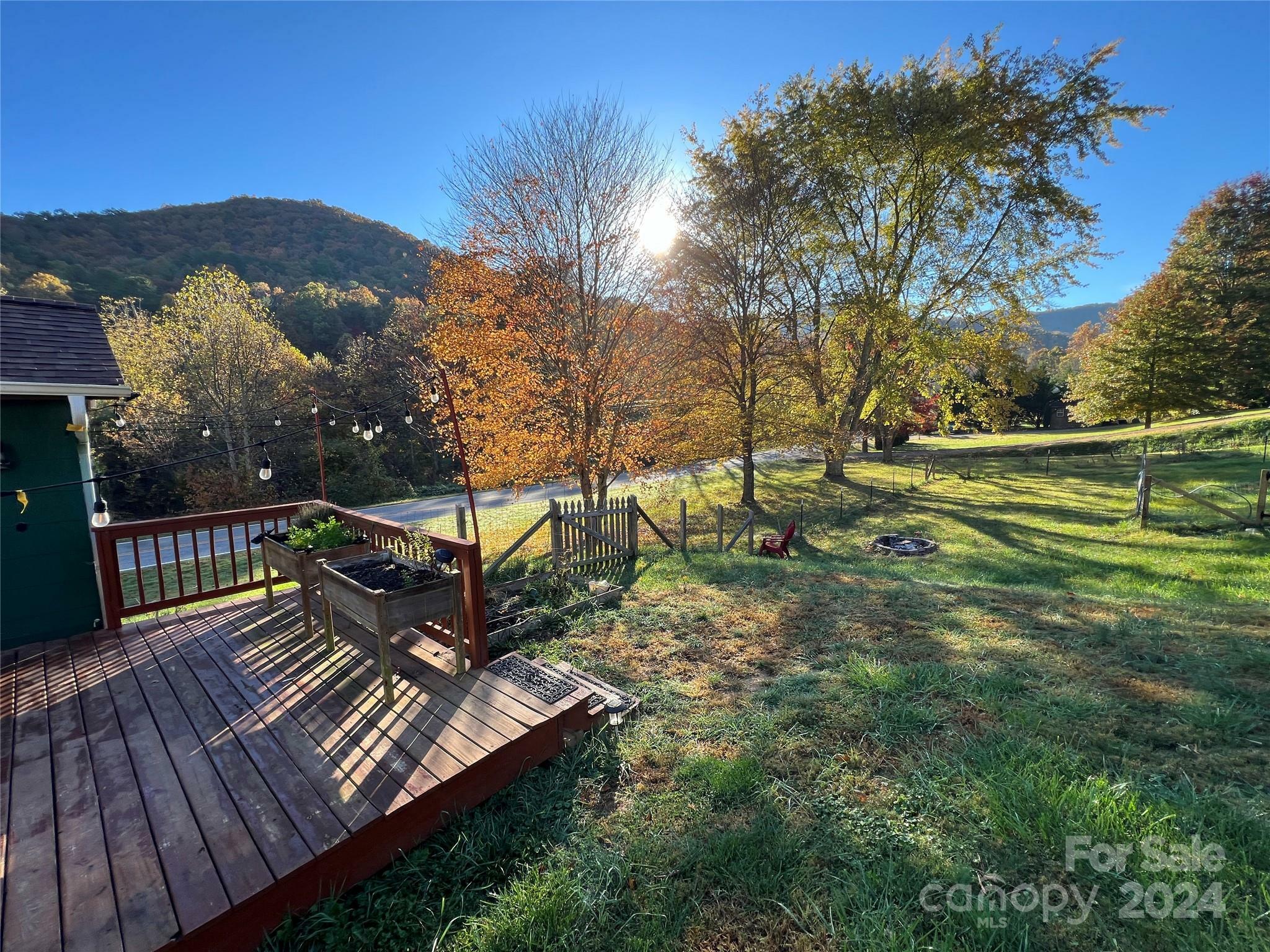 Property Photo:  106 Black Oak Cove Road  NC 28715 