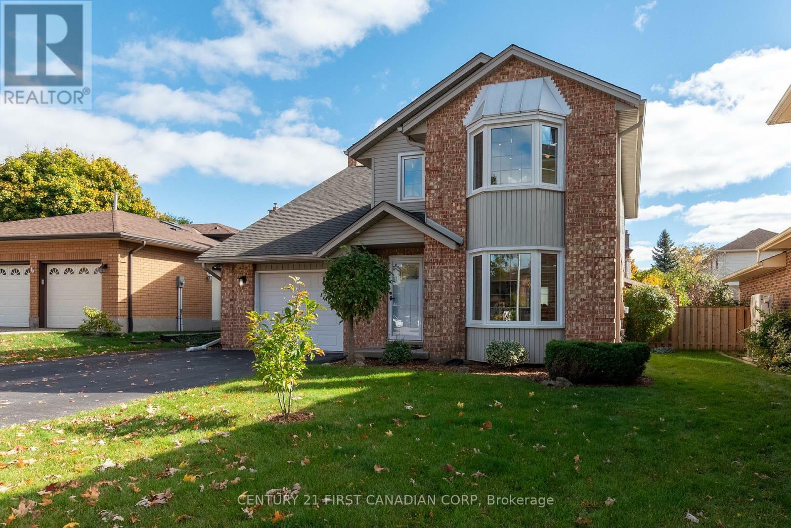 Property Photo:  95 Golfview Court  ON N6C 5V4 