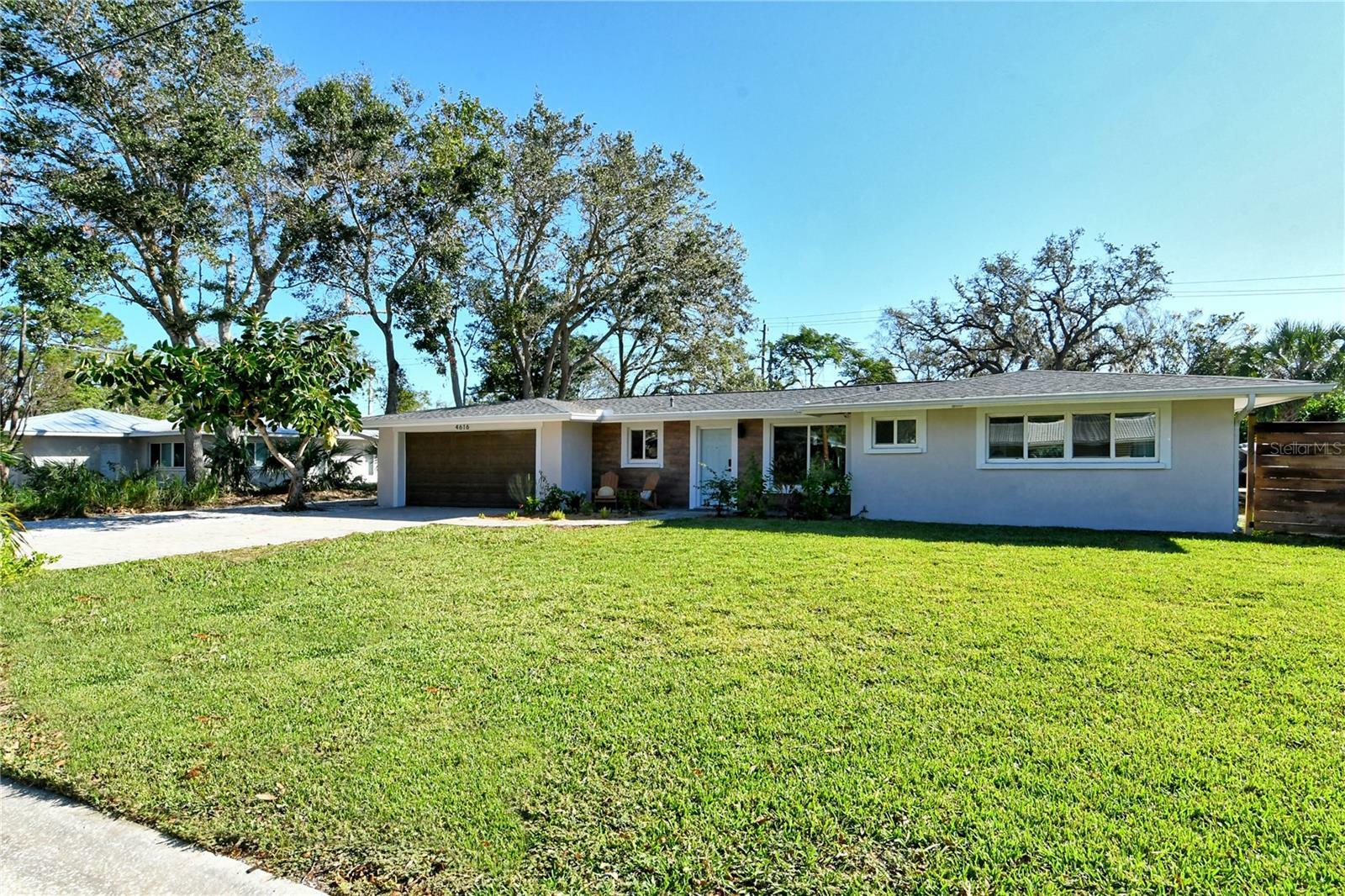 Property Photo:  4616 Leeta Lane  FL 34234 