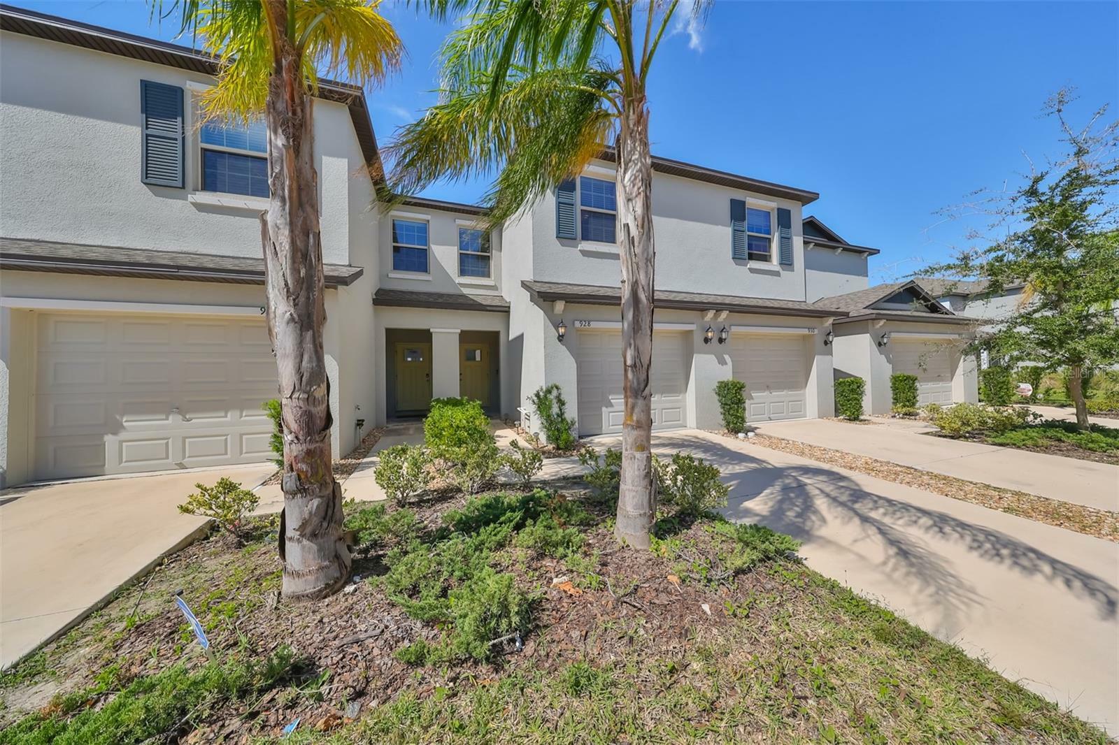 Property Photo:  928 Royal Empress Drive  FL 33570 