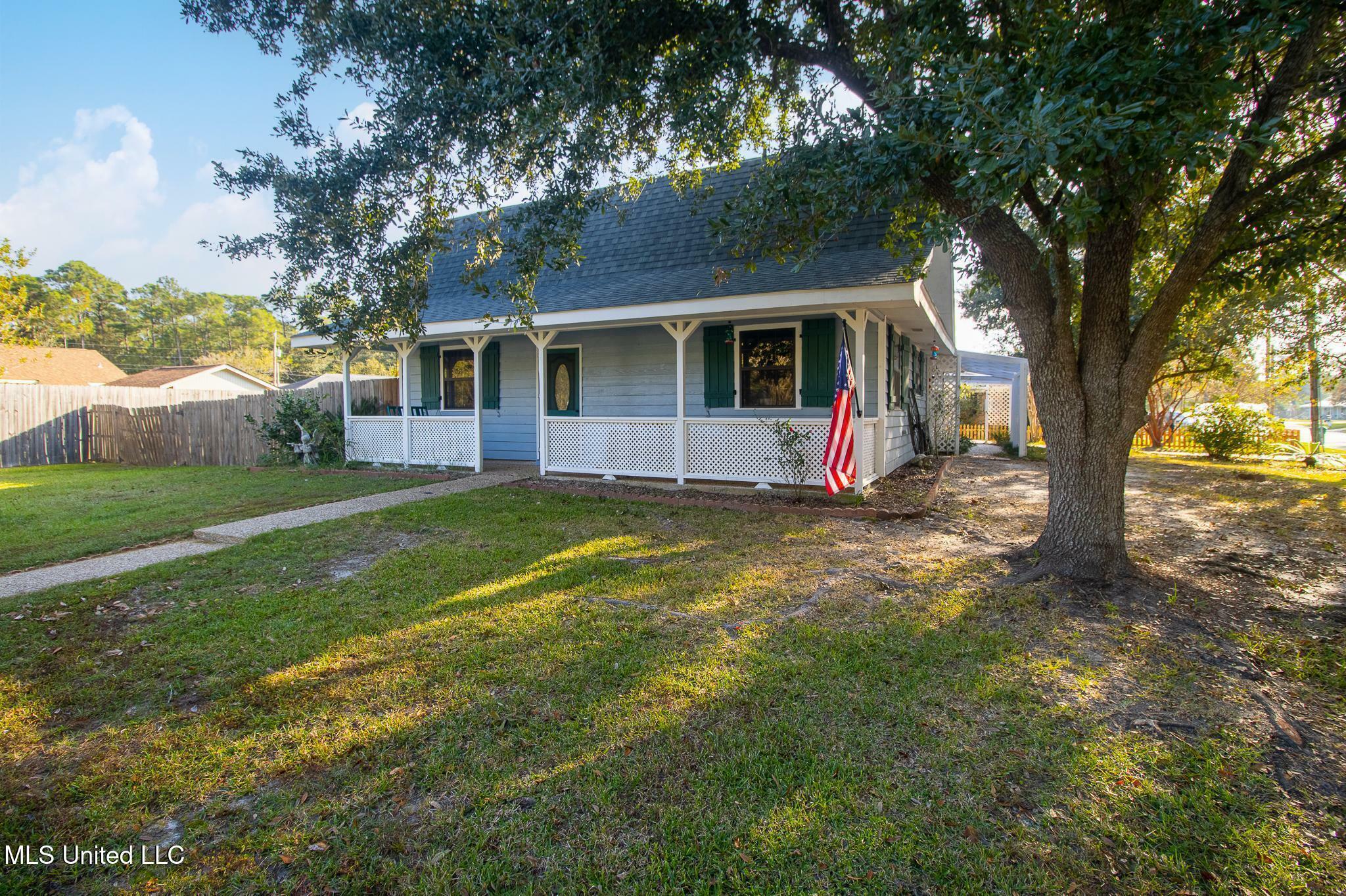 Property Photo:  809 Jackson Boulevard  MS 39520 