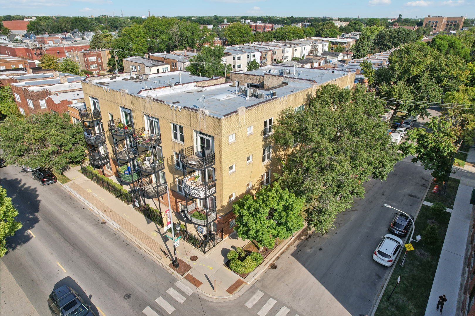 Property Photo:  3100 W Addison Street 2D  IL 60618 