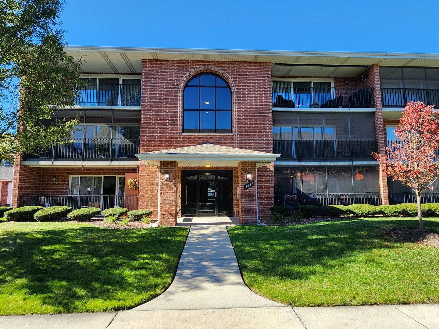 Property Photo:  5035 Circle Drive 112  IL 60418 