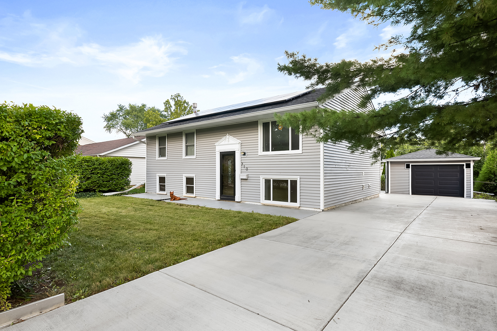 Property Photo: 710 Sumac Drive IL 60107