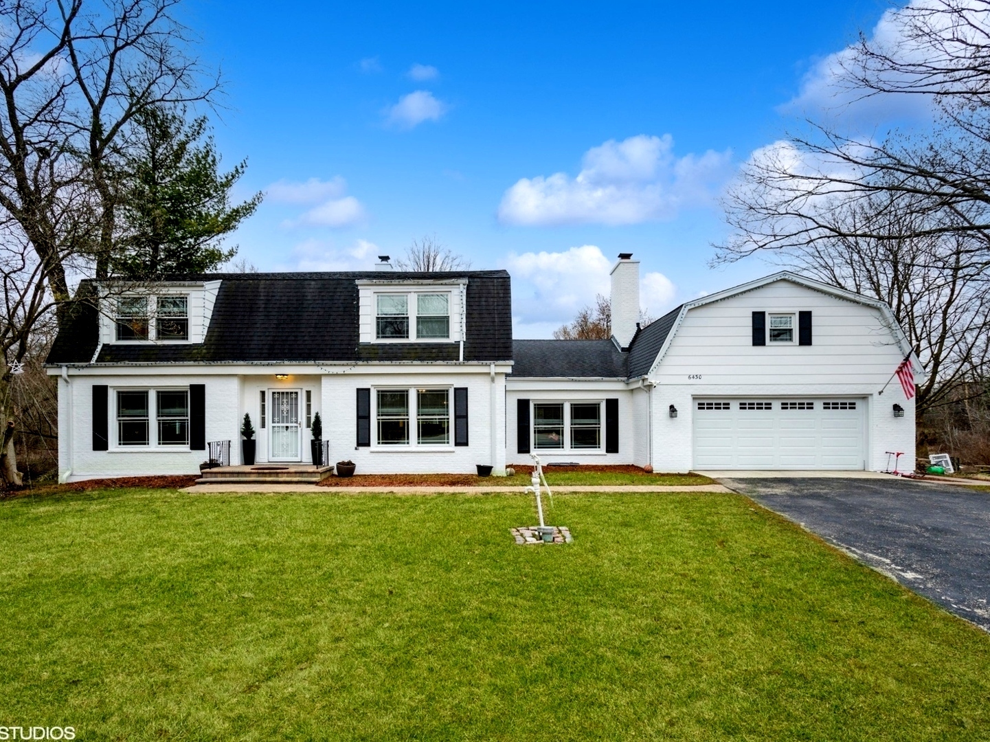 Property Photo: 6430 Thurlow Street IL 60527