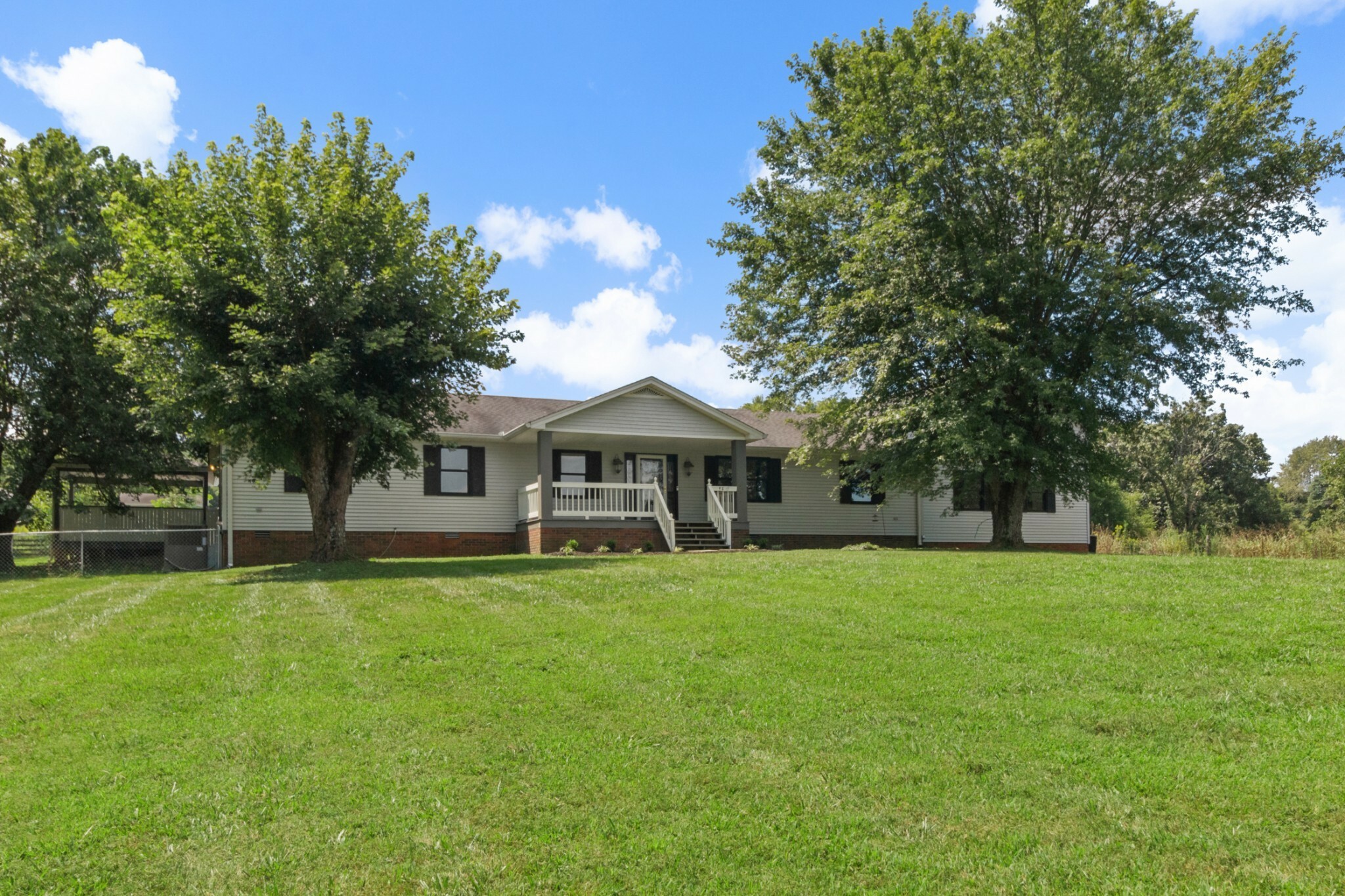 Property Photo:  9895 Old Highway 52  TN 37186 