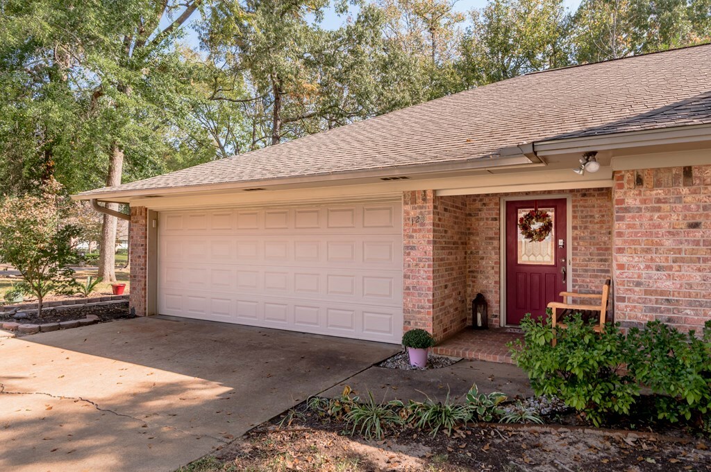 Property Photo:  128 Oakview  TX 75965 