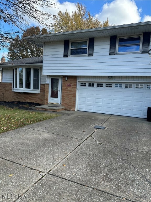 951 Rose Boulevard  Cleveland OH 44143 photo