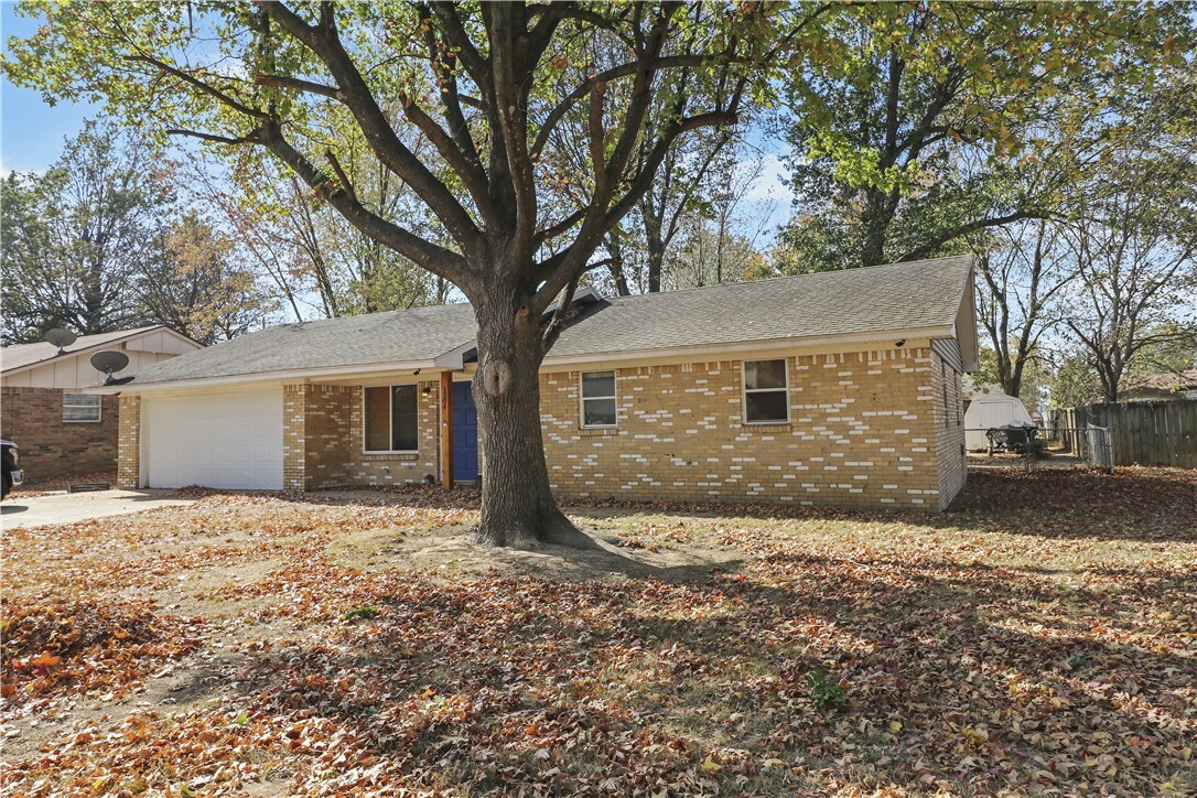 Property Photo:  1304 Daline Street  AR 72762 