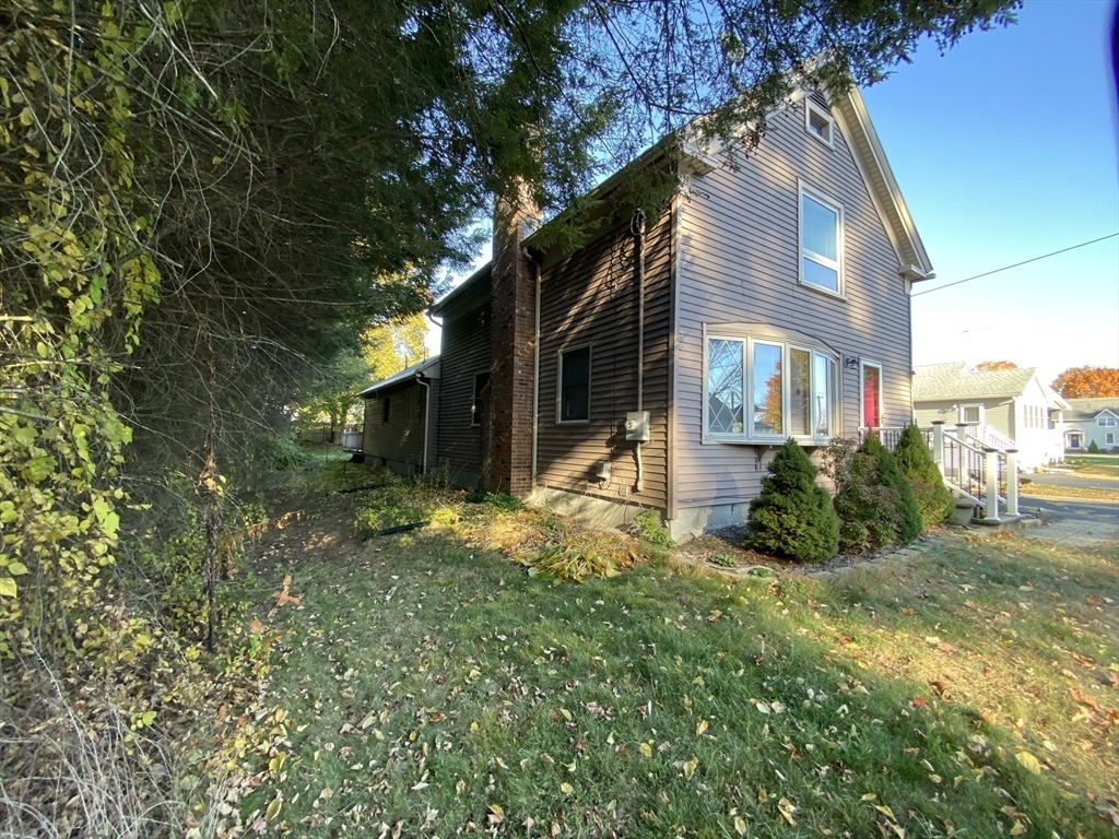 Property Photo: 23 Oak St MA 01354