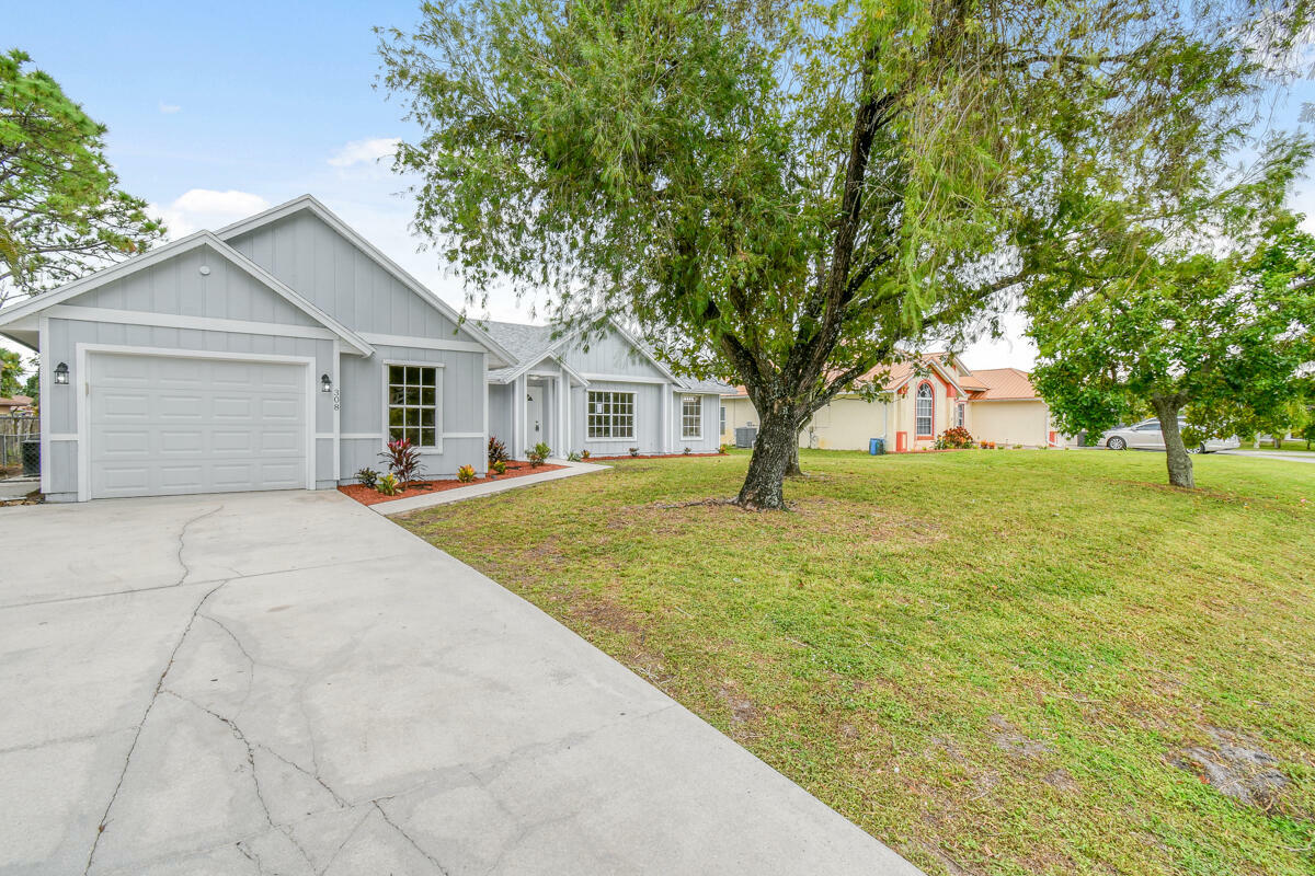 Property Photo:  308 SW Donna Terrace  FL 34984 