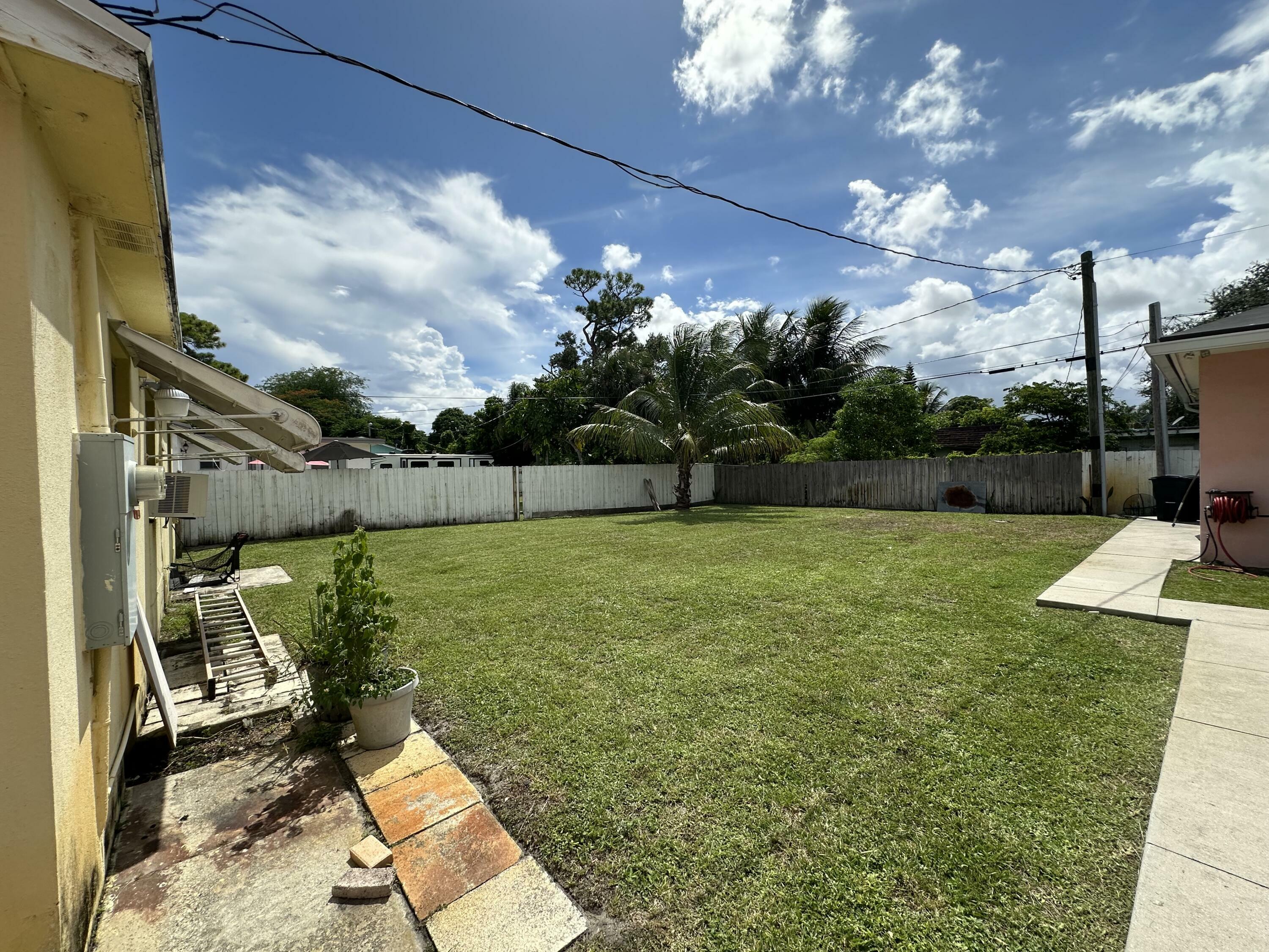 Property Photo:  3825 Edwards Avenue  FL 33461 