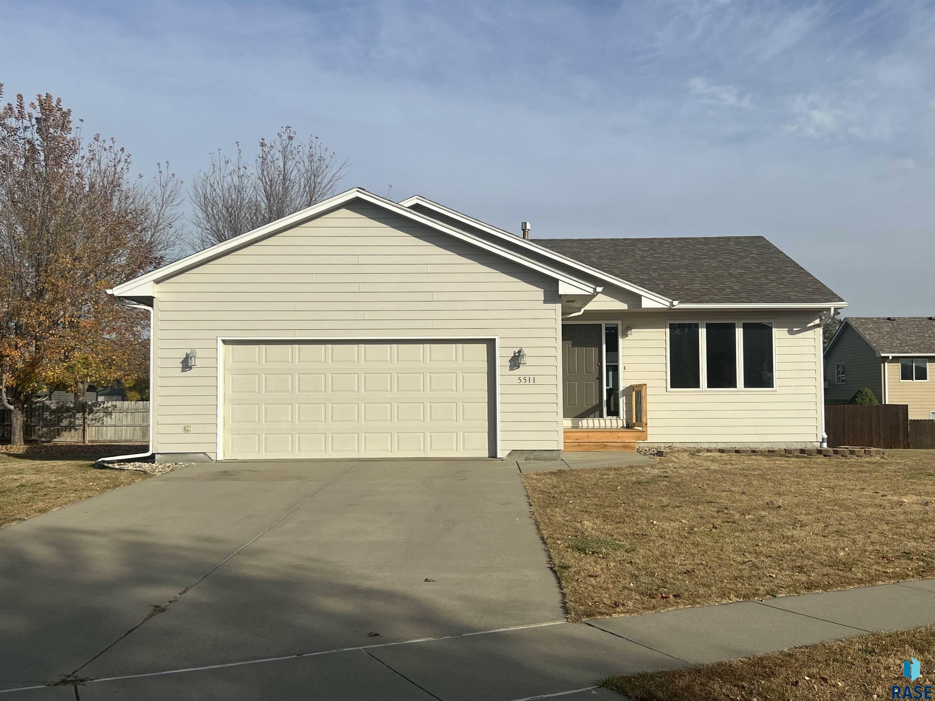 Property Photo:  5511 Wexford Ct  SD 57106-7800 