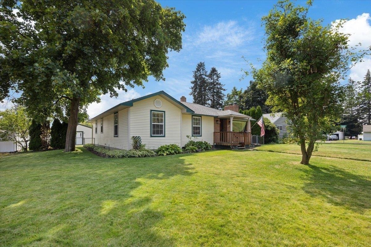 Property Photo:  4023 W Hoffman Ave  WA 99205 