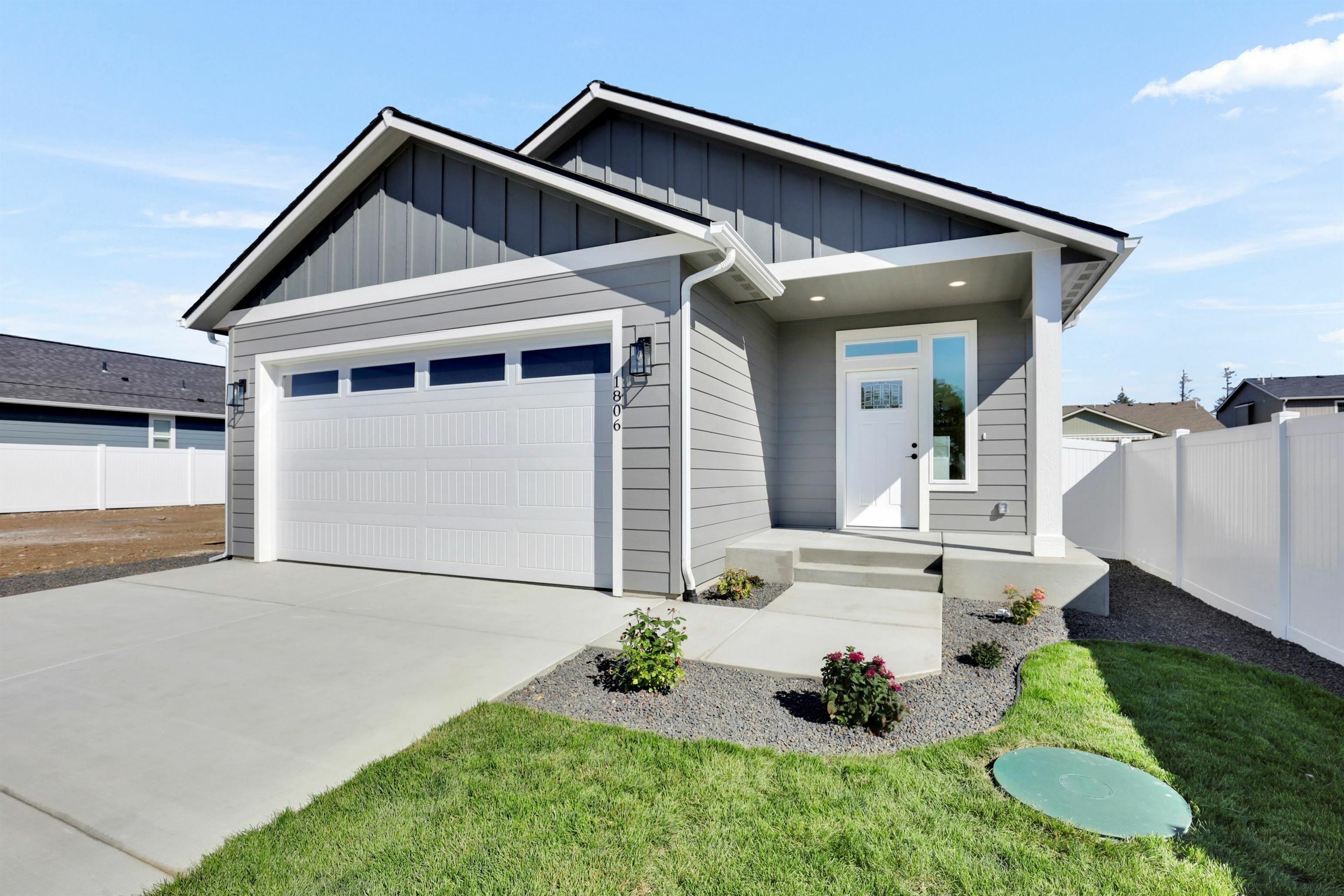 Property Photo:  1806 N Jakeman Ct  WA 99016 