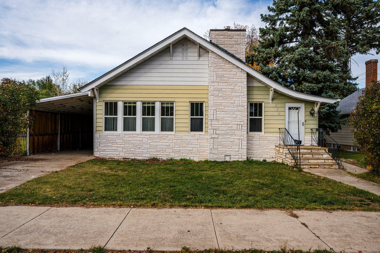 Property Photo:  349 W Burrows Street  WY 82801 