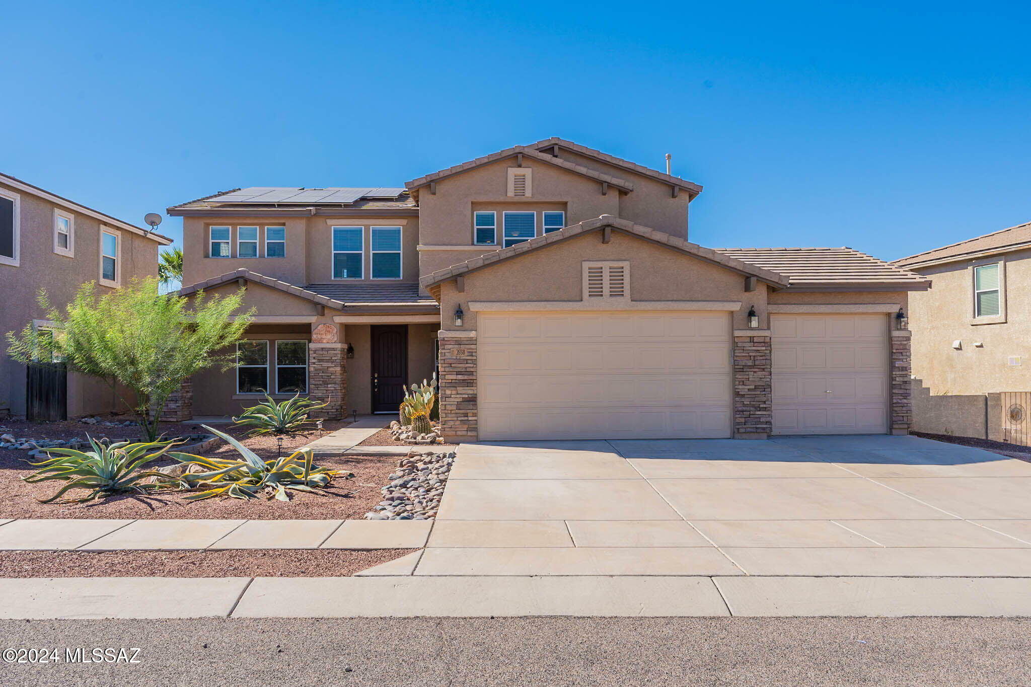 Property Photo:  3550 E Farrier Drive  AZ 85739 