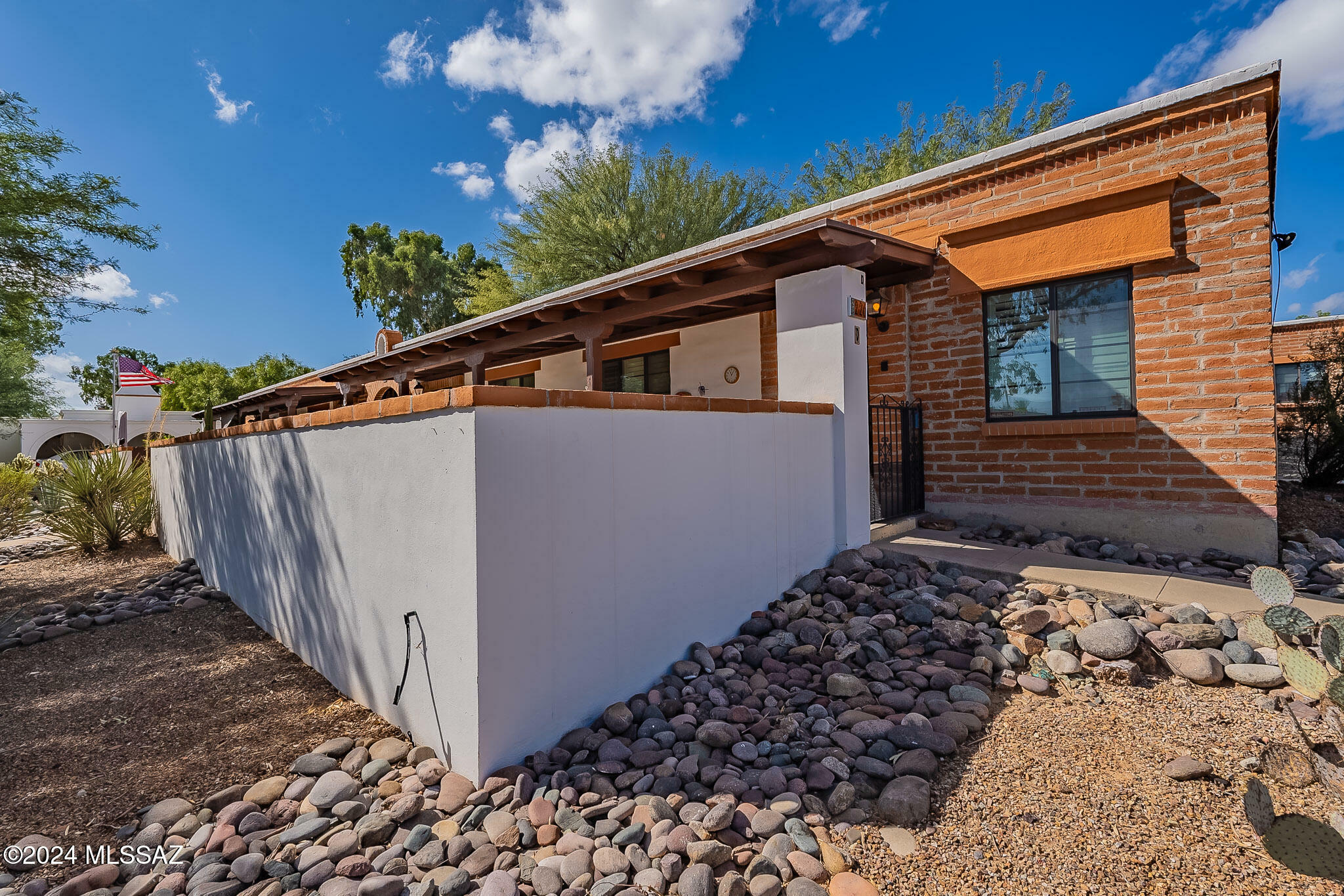 Property Photo:  226 S La Canada D  AZ 85614 