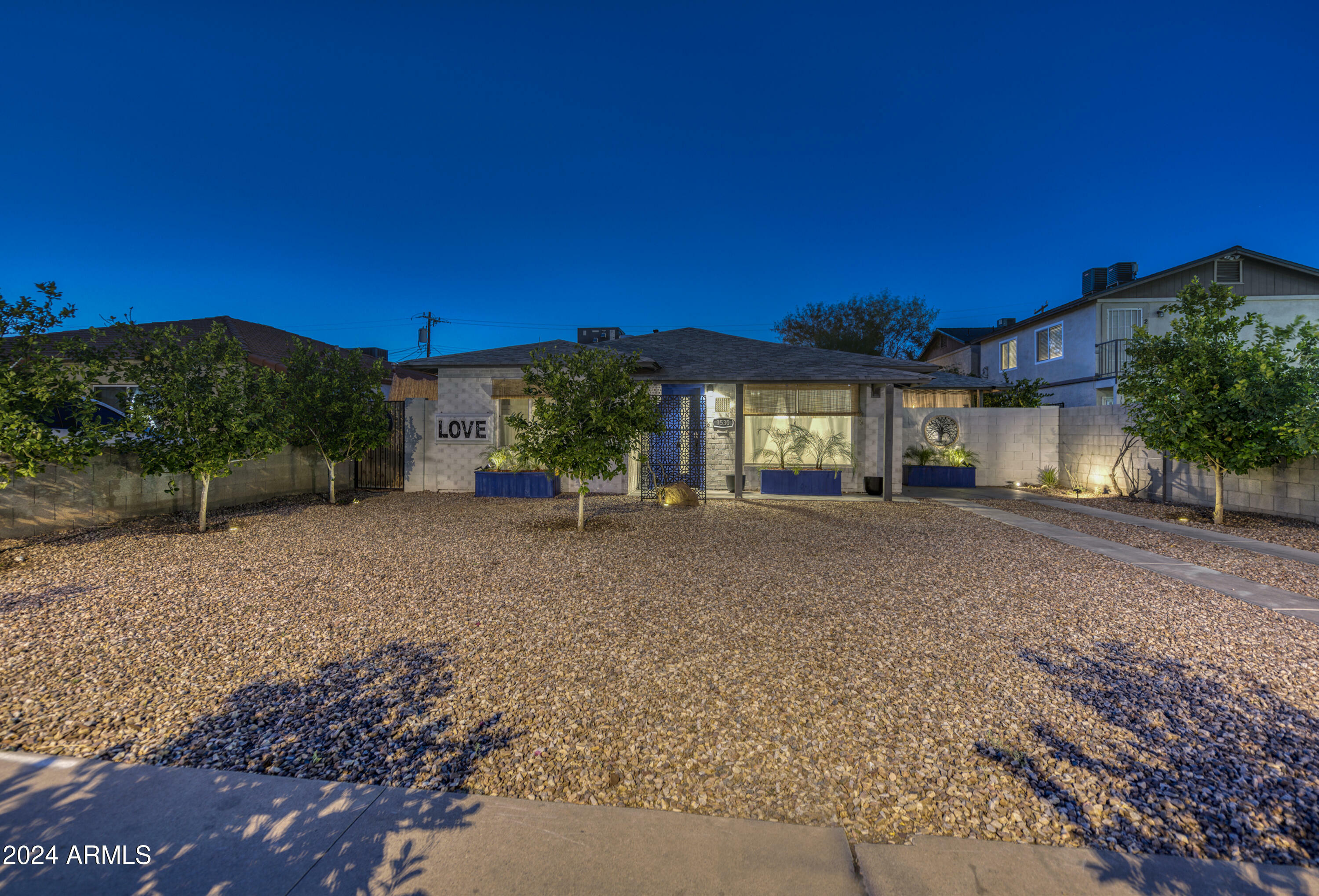 Property Photo:  1530 E Roosevelt Street  AZ 85006 