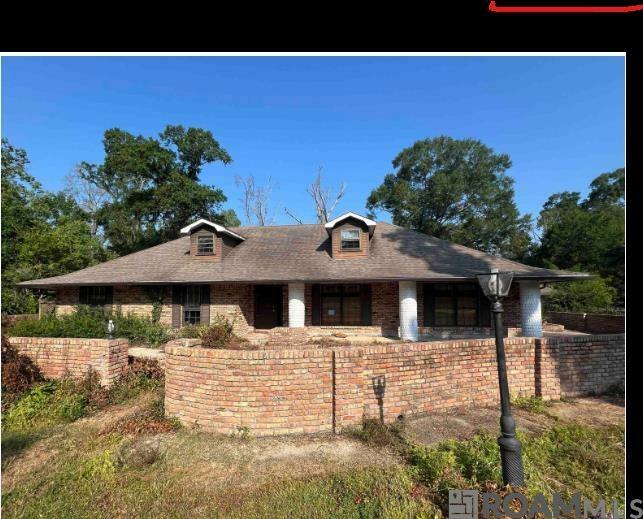 Property Photo: 11465 Country Club Dr LA 70737