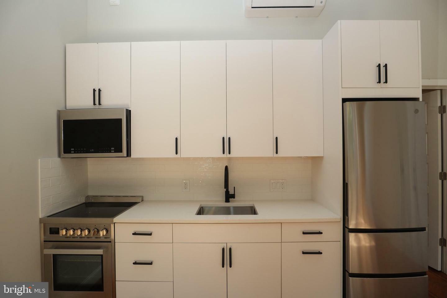 Property Photo: 1919 Green Street B PA 19130