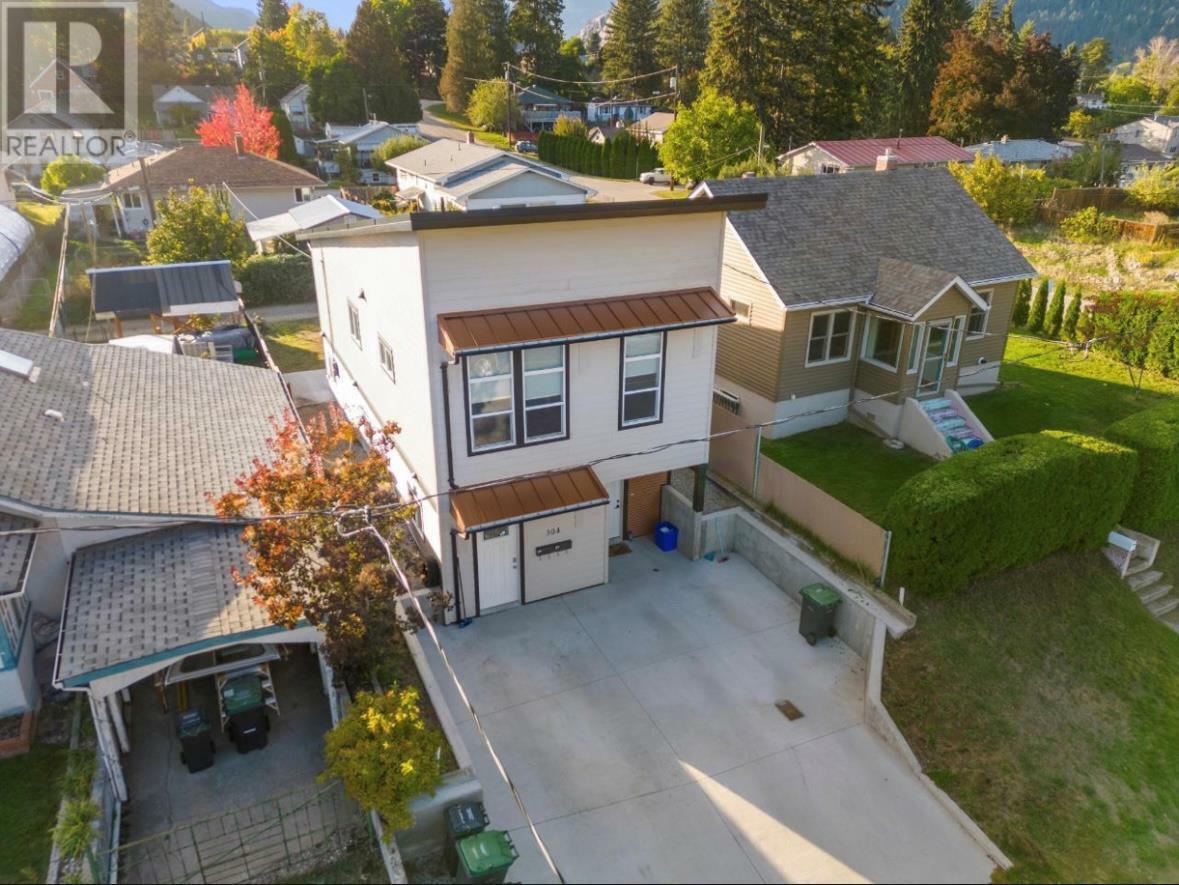 Property Photo:  304 4th Avenue Avenue  BC V1N 1X3 