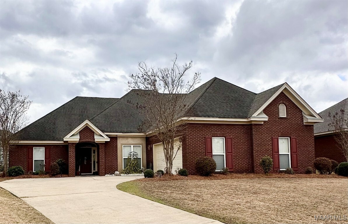 Property Photo: 5612 New Harvest Drive AL 36116