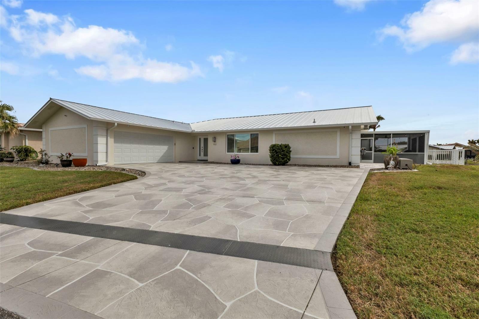 Property Photo:  950 Genoa Court  FL 33950 