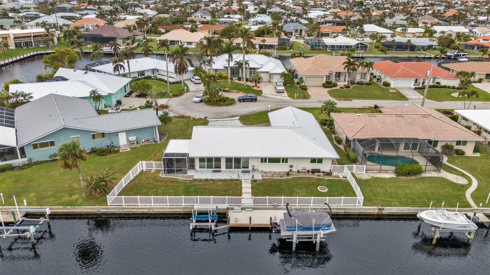 Property Photo: 950 Genoa Court FL 33950