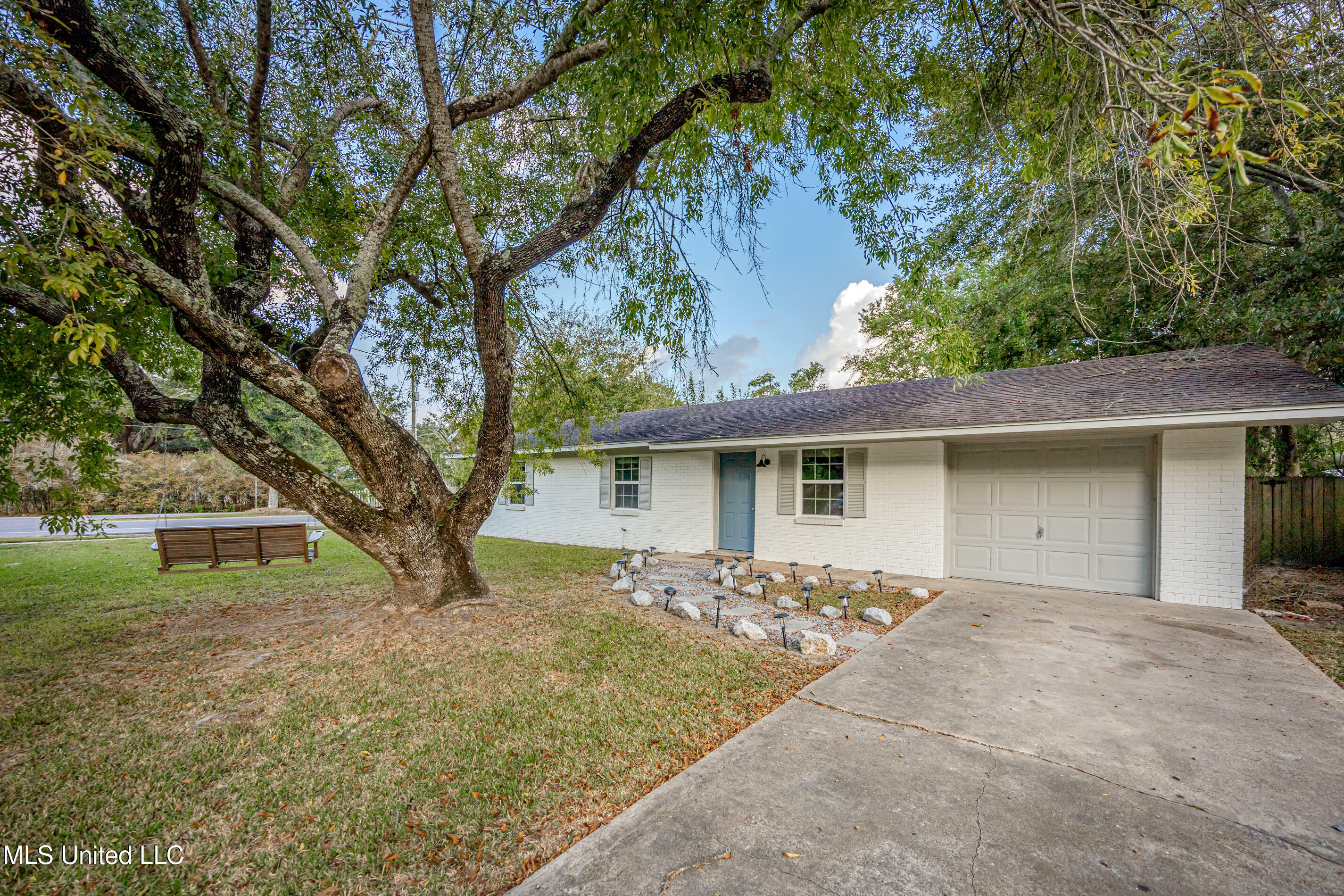 Property Photo:  201 Audrey Circle  MS 39564 