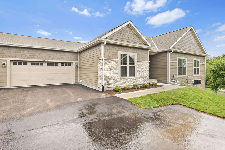 Property Photo: N28w25273 Parkway Ridge Cir -A Bldg 13 Unit 48 WI 53072